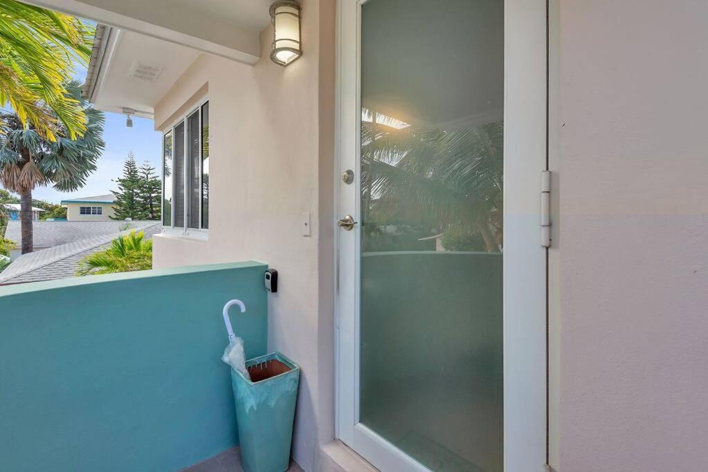 Art Deco Apt W Pool One Mile To Beach Pets Welcome Lake Worth Beach Buitenkant foto